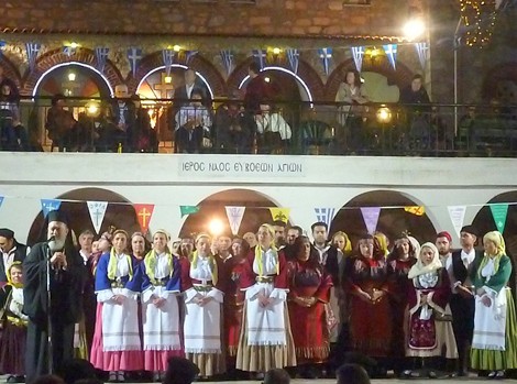 Πρεμιέρα με αγιασμό σε νεοσύστατο χορευτικό σύλλογο της Χαλκίδας