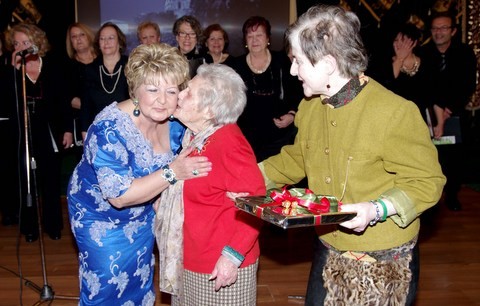 Τυχερή η Κλεάνθη Καραπασχαλίδου στην πίτα της Αδελφότητας Προκοπιέων