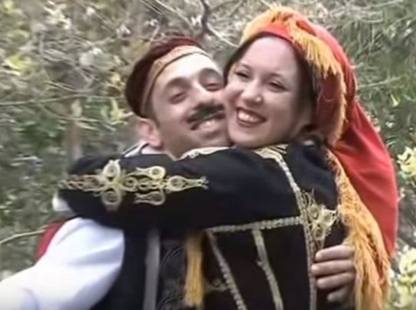 Ζευγάρι γύρισε ξεκαρδιστικό βίντεο για το γάμο του