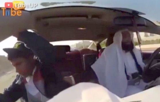 ΝΕΑ ΦΑΡΣΑ: Καμικάζι οδηγός σε ταξί!