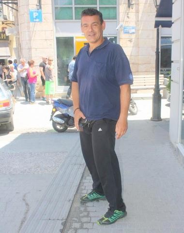 Τι να σε φάει ο λύκος, τι να σε δαγκώσει η αλεπού