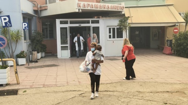 Η ΑΧΑΪΑ ΣΤΙΣ ΦΛΟΓΕΣ: Εκκενώθηκε και το Καραμανδάνειο Νοσοκομείο Παίδων