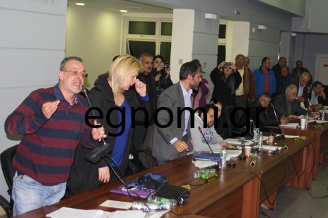Μπινελίκια στο δημοτικό συμβούλιο Χαλκίδας