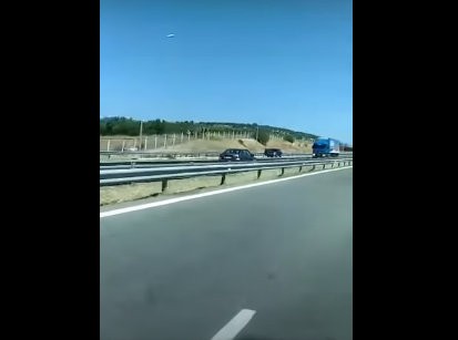 Αυτοκίνητο πήγαινε ανάποδα στο δρόμο Χαλκίδας-Σχηματαρίου (VIDEO)