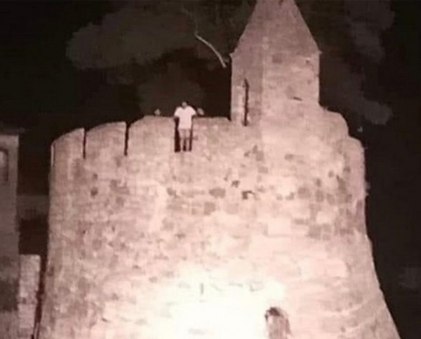 17χρονος πήδηξε από το φάρο στη Ναύπακτο - Σοκαρισμένοι οι γονείς του (VIDEO)