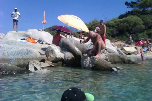 Γκρέμισε το έργο του για ένα πρόστιμο