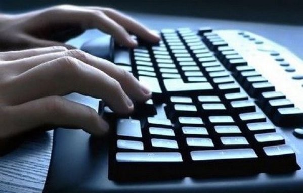 Γιατί δύο πλήκτρα του πληκτρολογίου του υπολογιστή σας έχουν δύο...καρουμπαλάκια
