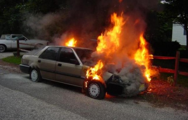 Απανθρακώθηκε οδηγός Ι.Χ. στην Κύμη