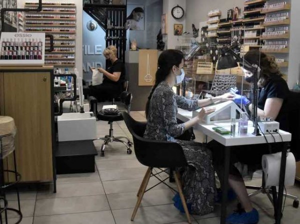 ΓΕΩΡΓΙΑΔΗΣ: Δεν θα ανοίξουν τα καταστήματα για μανικιούρ και πεντικιούρ