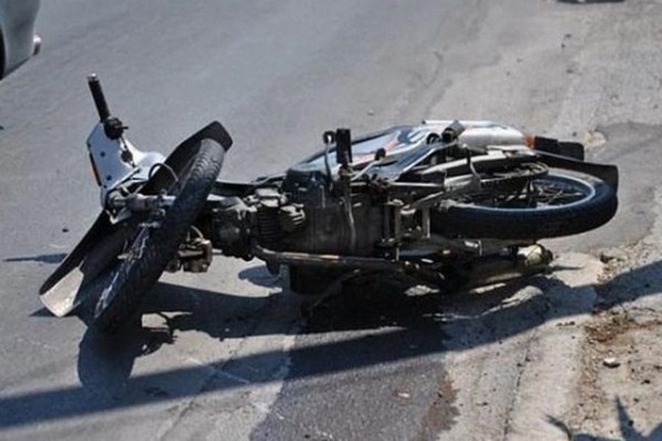 Νεκρός 35χρονος σε τροχαίο - Καρφώθηκε σε δέντρο με τη μηχανή του