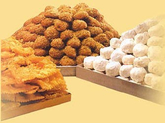 Η Στέλλα και η Άννα προτιμούν τα μελομακάρονα