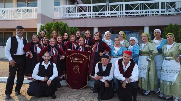 ΚΑΡΑΒΟΣ ΑΛΙΒΕΡΙΟΥ: Αντάμωμα με χορούς και τραγούδια