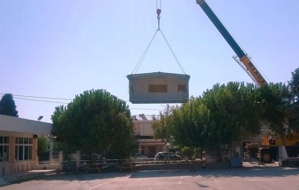 Η αίθουσα ήρθε από τον ουρανό στο Δημοτικό Σχολείο Βαθέος Αυλίδος