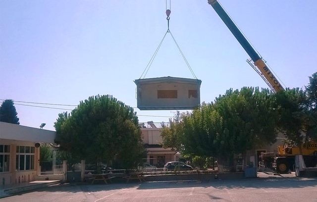 Η αίθουσα ήρθε από τον ουρανό στο Δημοτικό Σχολείο Βαθέος Αυλίδος