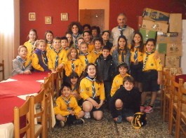 Τα Λυκόπουλα της Αρτάκης παρέδωσαν τρόφιμα στην Εκκλησία