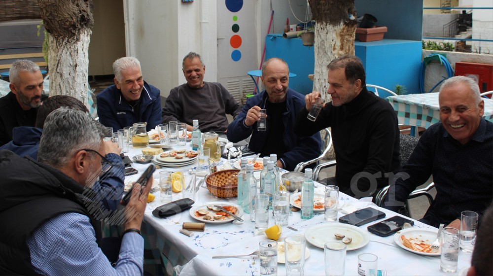 ΧΑΛΚΙΔΑ: Γνωστοί προπονητές το ...έριξαν έξω με τσίπουρο και θαλασσινούς μεζέδες