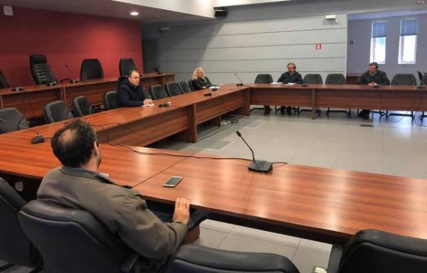 Σύσκεψη με ...αποστάσεις στην Περιφερειακή Ενότητα Εύβοιας