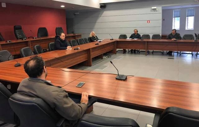 Σύσκεψη με ...αποστάσεις στην Περιφερειακή Ενότητα Εύβοιας