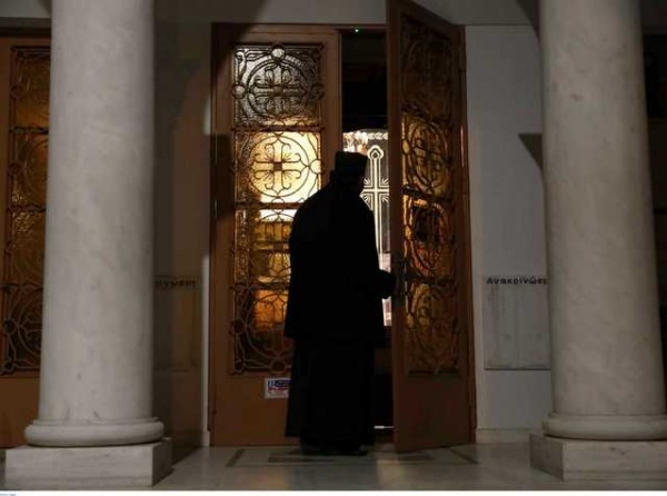 Πέθανε από κορωνoϊό 46χρονος ανεμβολίαστος ιερέας  στα Γρεβενά