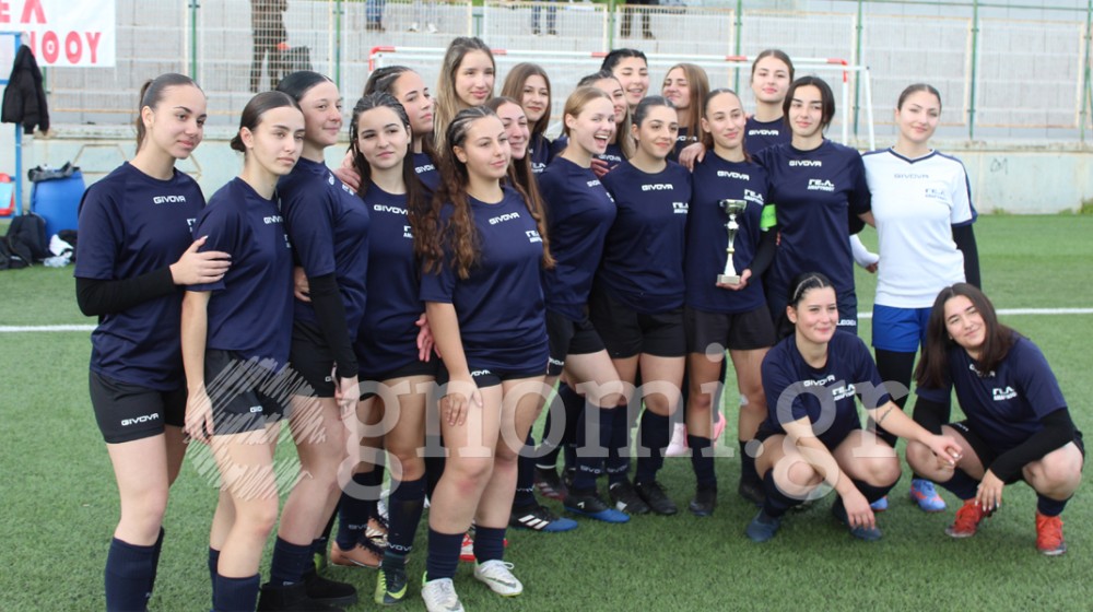 ΤΕΛΙΚΟΣ ΛΥΚΕΙΩΝ ΕΥΒΟΙΑΣ-ΠΟΔΟΣΦΑΙΡΟ ΚΟΡΙΤΣΙΩΝ: Πρωταθλήτρια η Αμάρυνθος - Μετά τα πέναλτι έγιναν φίλες (pics)