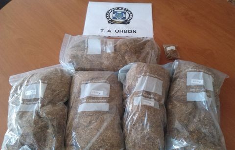 Έκρυβε στο σπίτι του πέντε κιλά λαθραίο καπνό