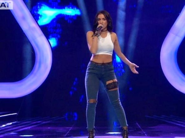 Οι ζαρτιέρες της Χριστίνας έχουν ...τρελάνει το αντρικό κοινό του Voice