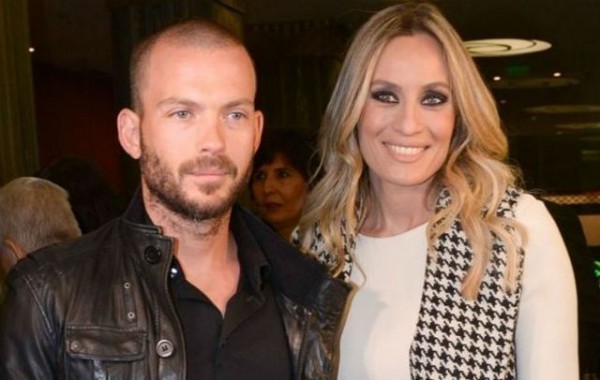 ΕΛΕΟΝΩΡΑ ΜΕΛΕΤΗ: Εξαλλη με γυναίκα που έστειλε ημίγυμνη φωτογραφία στον σύζυγό της