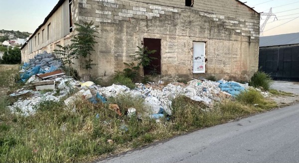 ΧΑΛΚΙΔΑ - ΧΑΡΑΥΓΗ: Σκουπιδότοπος δίπλα στον δρόμο