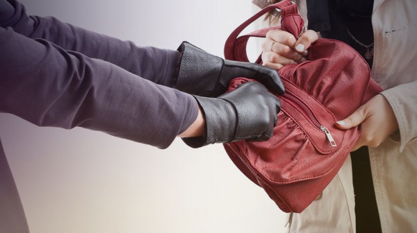 Μπαράζ κλοπών στον Φάρο Αυλίδας