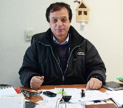 Ασκεί κριτική από τον καναπέ του σπιτιού της η Ουρανία Παπανδρέου