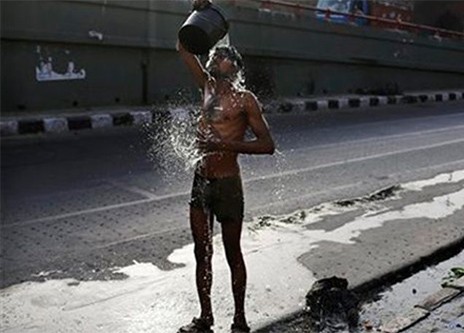 2.000 νεκροί από ...βόμβα ζέστης