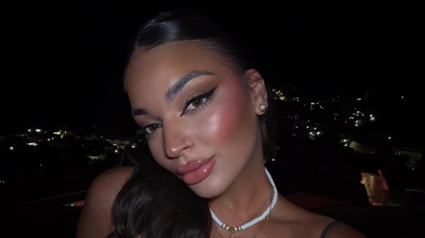 ΑΝΘΕΑ ΚΟΥΡΟΥ: Η όμορφη αθλητικογράφος ανέλαβε πόστο στην ΑΓΕΧ!