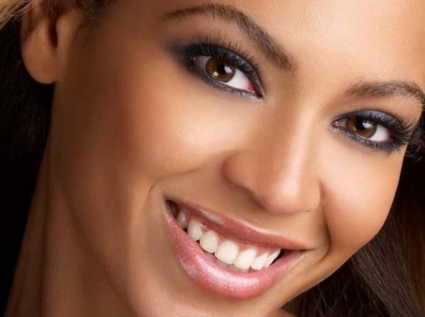 Make up tips για λευκότερο χαμόγελο