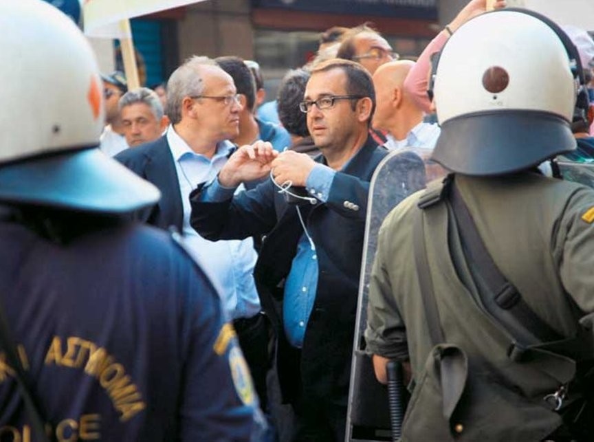 Εργαζόμενοι έριξαν ξύλο σε μέλη της γερμανικής αντιπροσωπείας