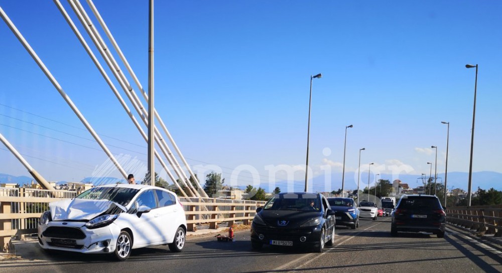 Τροχαίο ατύχημα στην υψηλή γέφυρα προκάλεσε ...έμφραγμα στη Χαλκίδα