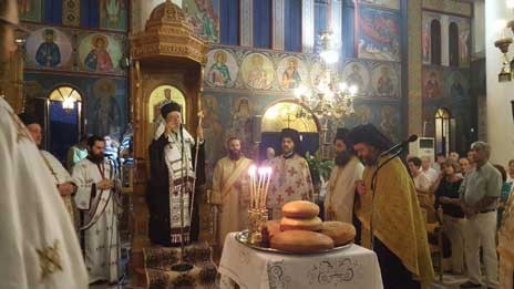 Αρτοκλασία και λιτανεία στον Αγιο Νεκτάριο Χαλκίδας