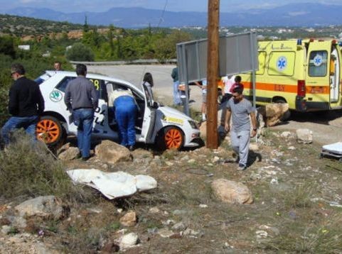 ΡΑΛΙ ΕΥΒΟΪΚΟΥ - ΡΙΤΣΩΝΑ: Aγωνιστικό αυτοκίνητο έπεσε πάνω σε θεατή