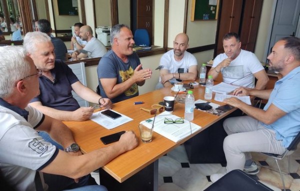 ΔΗΜΟΣ ΧΑΛΚΙΔΕΩΝ: Οι εργαζόμενοι εξέθεσαν την Δήμαρχο σε συνάντηση με τον βουλευτή Μίλτο Χατζηγιαννάκη