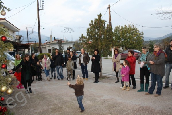 ΑΜΑΡΥΝΘΟΣ: Μύρισε ...Χριστούγεννα στην Καλλιθέα
