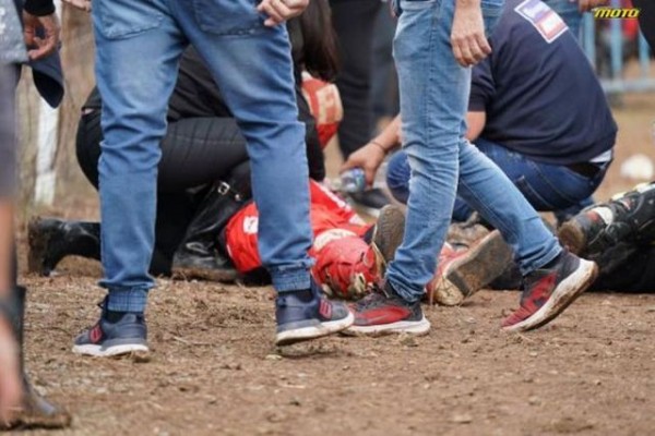 Ατύχημα σε πίστα motocross: Δυο σοβαρά τραυματίες (VIDEO)