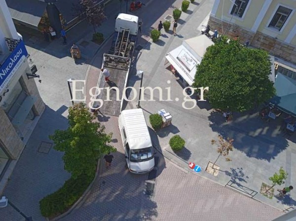 ΧΑΛΚΙΔΑ: Έκλεισε η οδός Συγγρού από βλάβη σε αυτοκίνητο