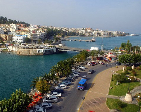 Συγκαταλέγεται η Χαλκίδα στις ελληνικές πόλεις που έχουν περισσότερους από 100.000 κατοίκους;