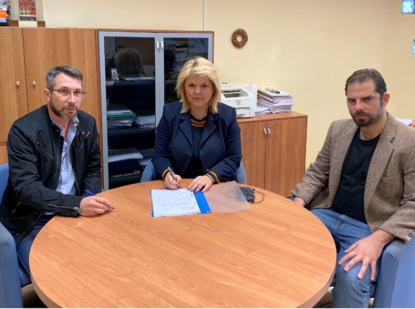 Έπεσαν οι υπογραφές για τον υποθαλάσσιο αγωγό λυμάτων από την Κάνηθο ως τη Σουβάλα