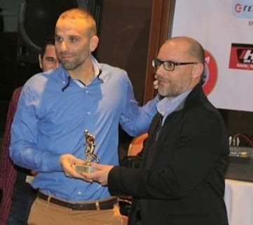 Ο γιατρός βράβευσε τον αδελφό του