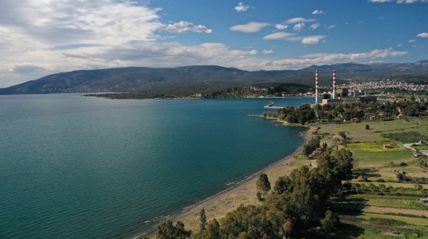 ΜΗΛΑΚΙ ΑΛΙΒΕΡΙΟΥ: Αλιευτικό σκάφος επακούμβησε με φορτηγό πλοίο το βράδυ της Τετάρτης