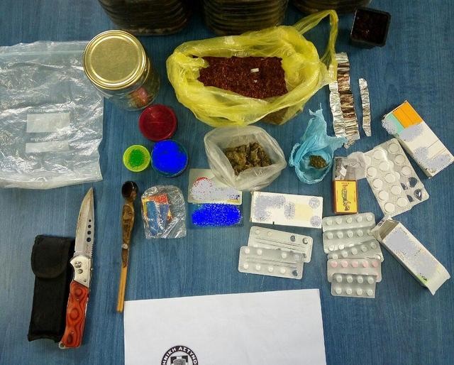 Χασίς, ναρκωτικά χάπια και λαθραίος καπνός στην κατοχή δύο Ελλήνων