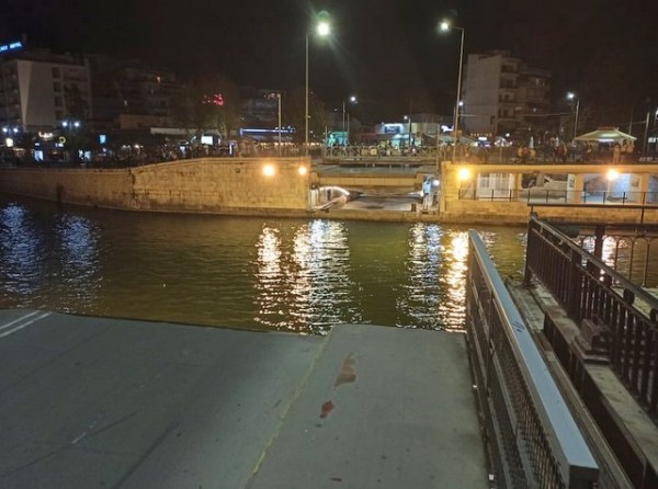 ΧΑΛΚΙΔΑ: Κλειστή θα παραμείνει όλη τη νύχτα η γέφυρα του Ευρίπου την παραμονή της Παναγίας