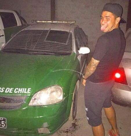 Παίκτης τύφλα στο μεθύσι ούρησε σε περιπολικό