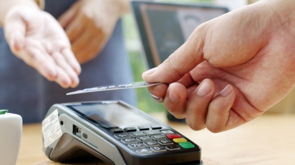 ΧΑΤΖΗΔΑΚΗΣ: Μείωση στις χρεώσεις για τα POS
