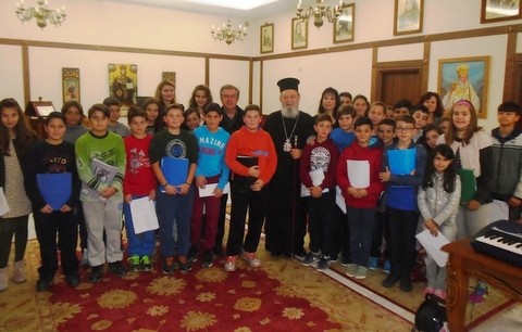 Άκουσε τα κάλαντα μία ημέρα νωρίτερα ο Μητροπολίτης